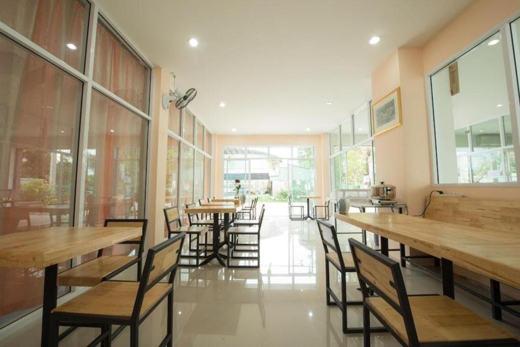 比思微笑酒店 清莱 外观 照片