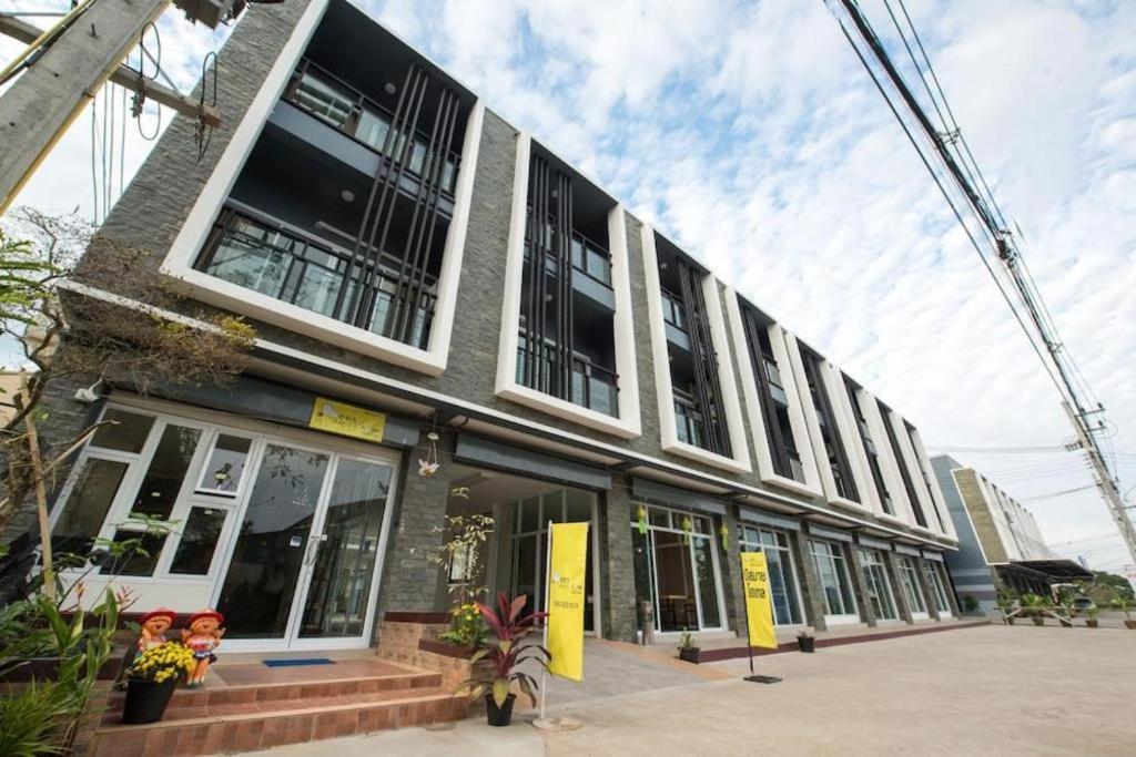 比思微笑酒店 清莱 外观 照片